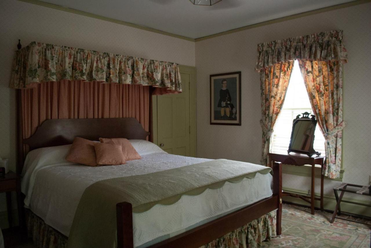 Colonial Capital B&B ウィリアムズバーグ エクステリア 写真