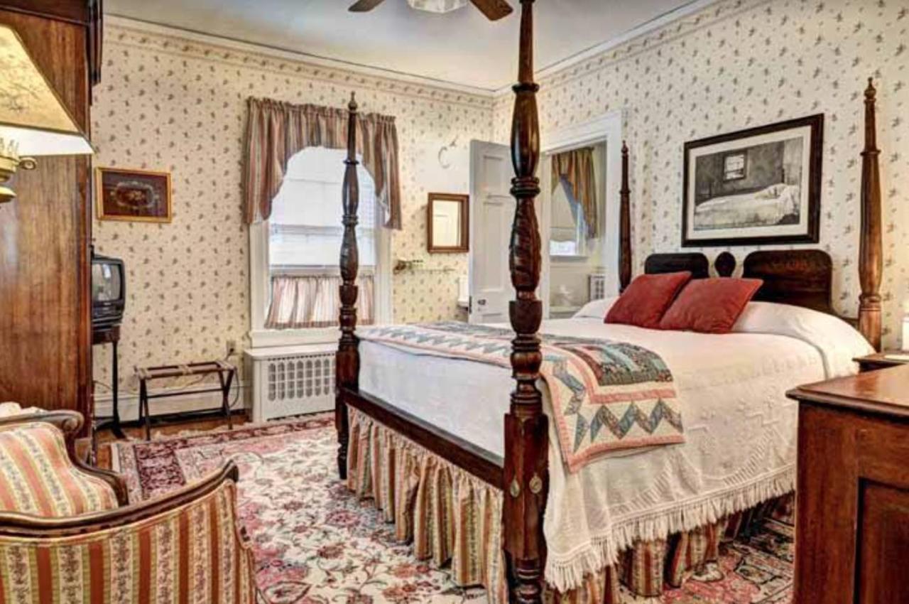 Colonial Capital B&B ウィリアムズバーグ エクステリア 写真