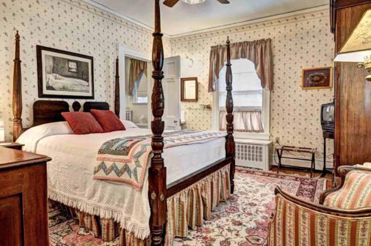 Colonial Capital B&B ウィリアムズバーグ エクステリア 写真